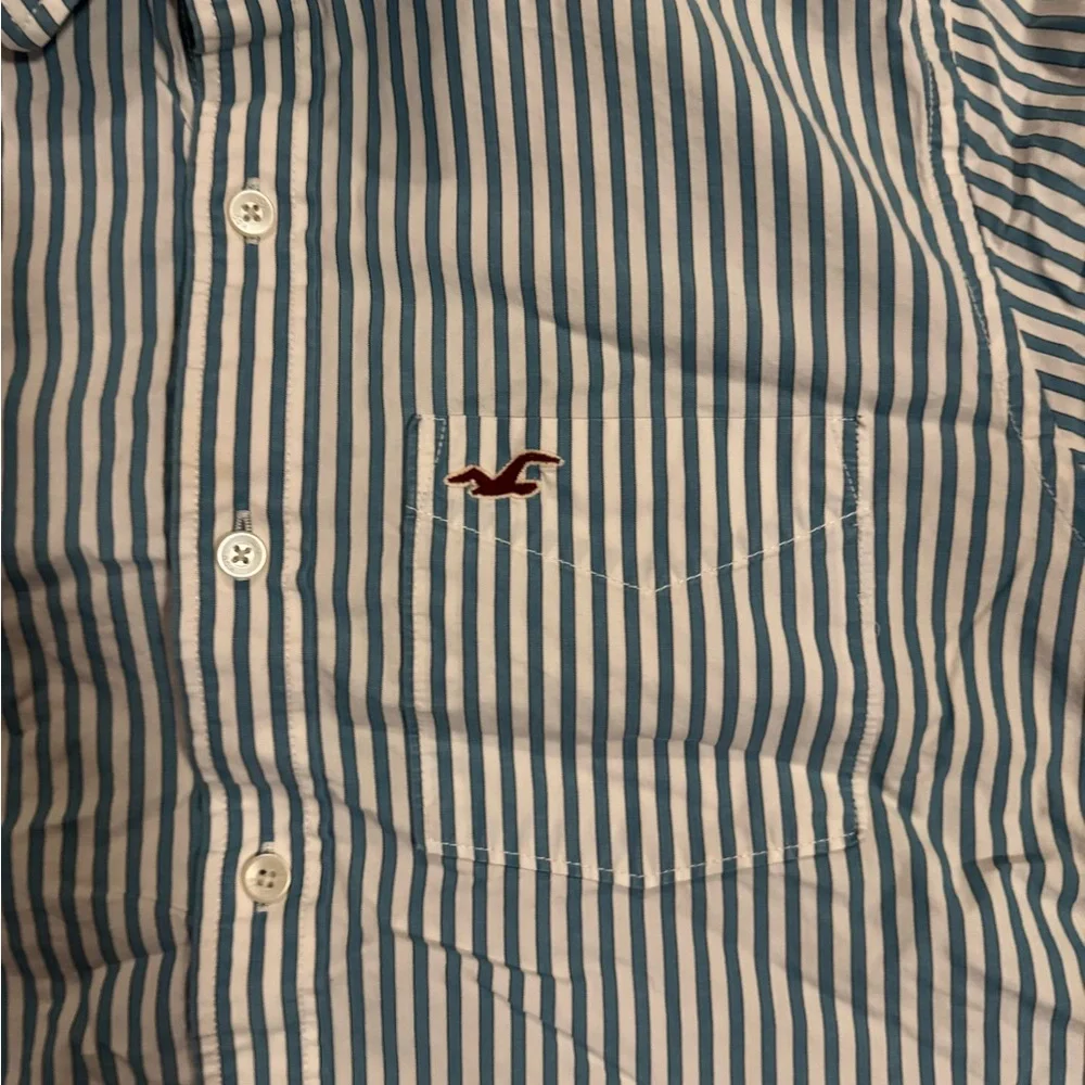 Hollister Blue and White Casual Button Down Shirt 131 - Picture 4 of 5